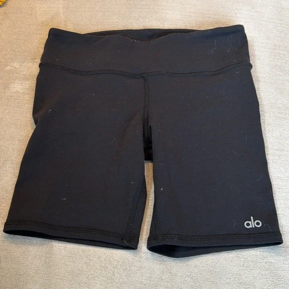 Alo Yoga Airbrush High-Waist Biker Short - Picture 3 of 9